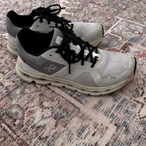 On Women’s Cloudrunner